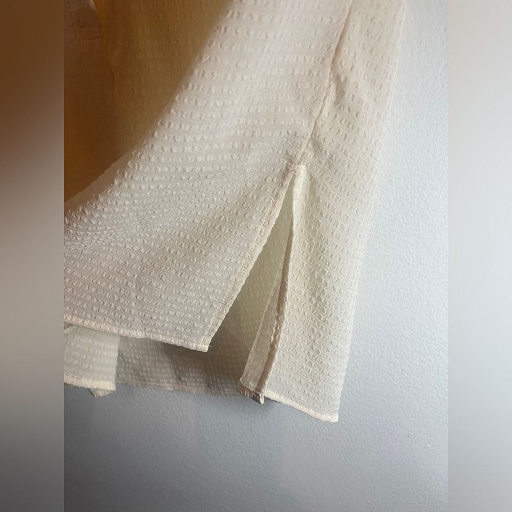 Lightweight ivory blouse by Max Studio. Size S - Picture 3 of 6